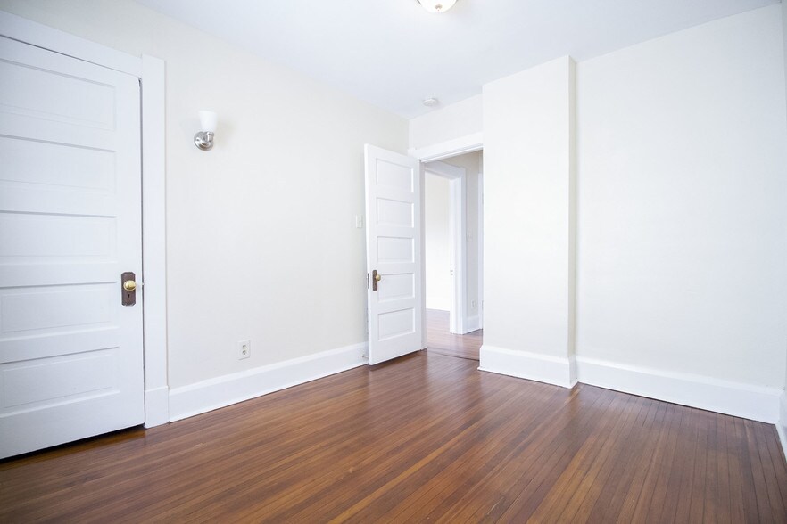 Building Photo - 2122 Airport Hwy