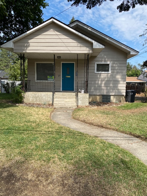 Building Photo - 415 B St