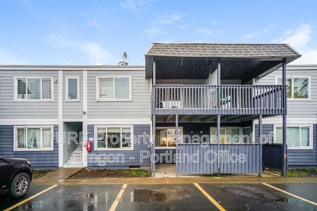 Building Photo - 760 Plymouth Dr NE