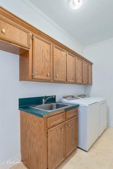 Building Photo - 462 Mayfair Ct
