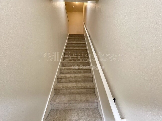 Building Photo - 659 NE Adwick Dr