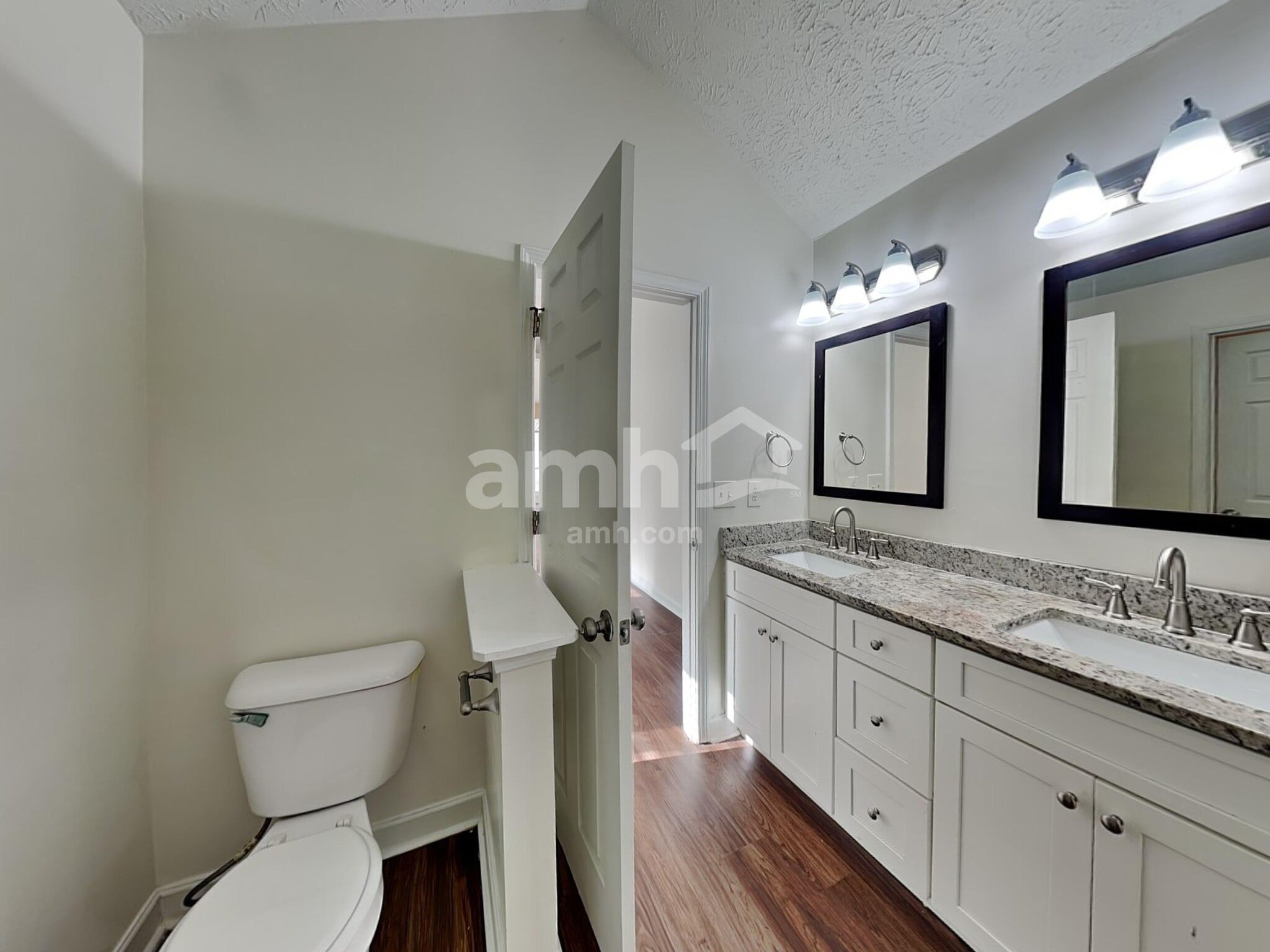 Building Photo - 162 Brook Lea Cove