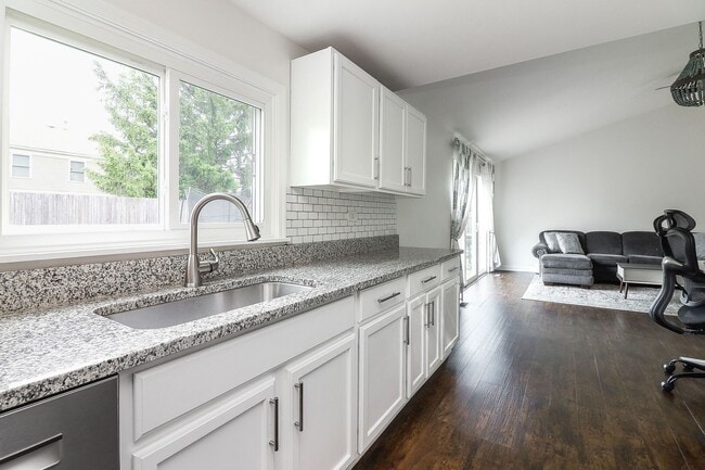 Building Photo - 2280 Bannister Ln