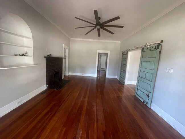 Building Photo - 209 3rd Ave
