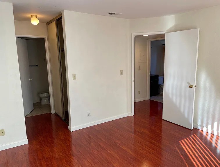 Building Photo - 4631 Rothbury Common