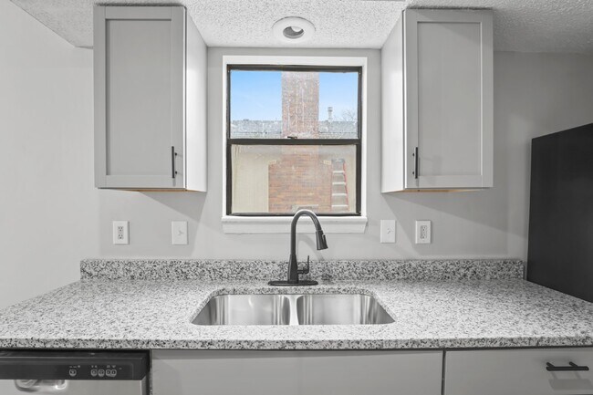 Building Photo - " Renovated 3-Bed, 2.5 Bath in Olathe - Available Now!"  1st month's rent is FREE!*