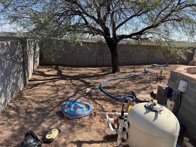 Building Photo - 2597 Dove Ln