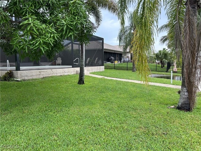 Building Photo - 6128 Cocos Dr