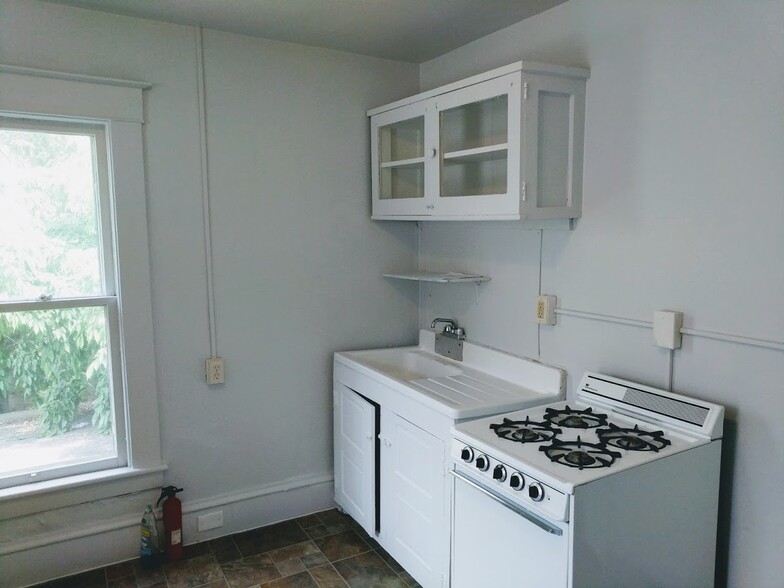 Building Photo - 227 Boileau Pl