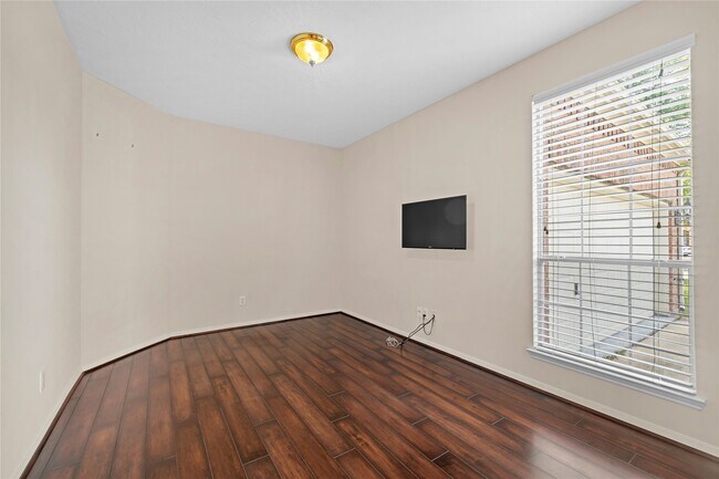 Building Photo - 1111 Blue Leaf Dr