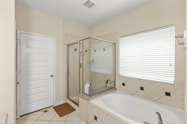 Building Photo - 5314 Belle Manor Ln
