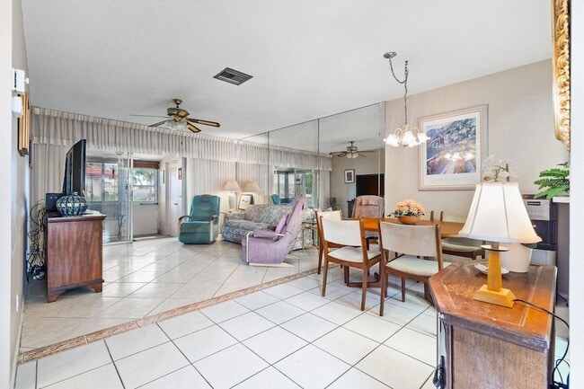 Building Photo - 2805 Crosley Dr W