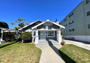 Building Photo - Beautiful 3-Bedroom Home with Spacious Liv...
