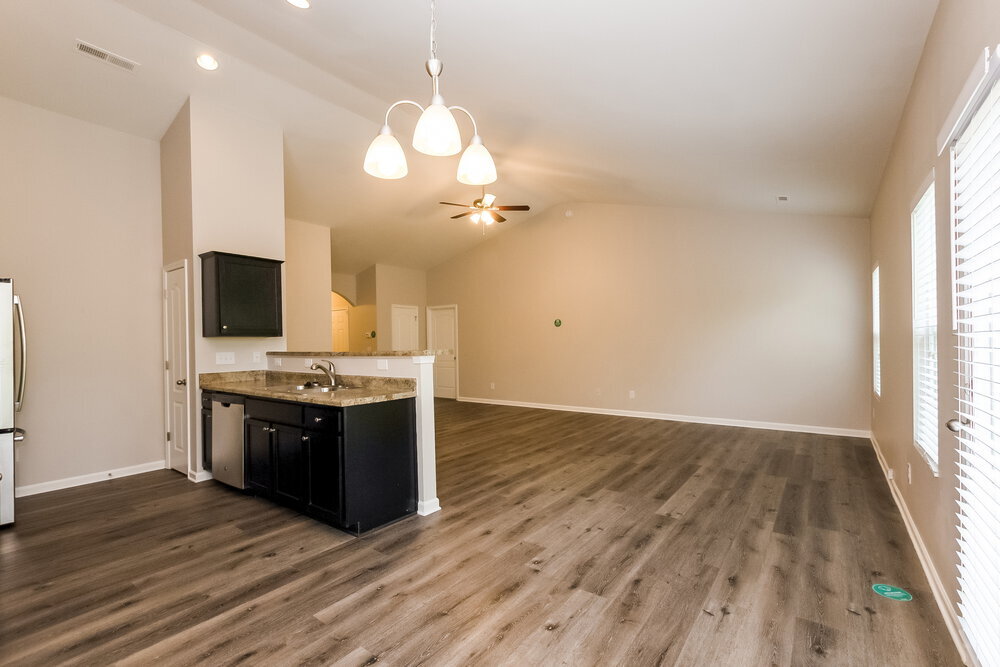 Building Photo - 1230 Doby Springs Dr