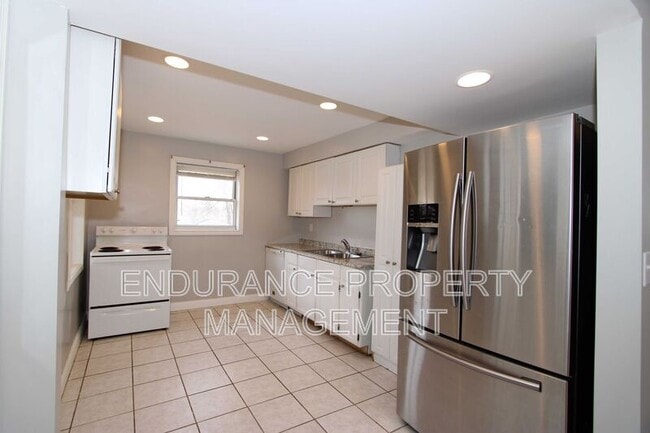 Building Photo - 3970 Roswell Ave