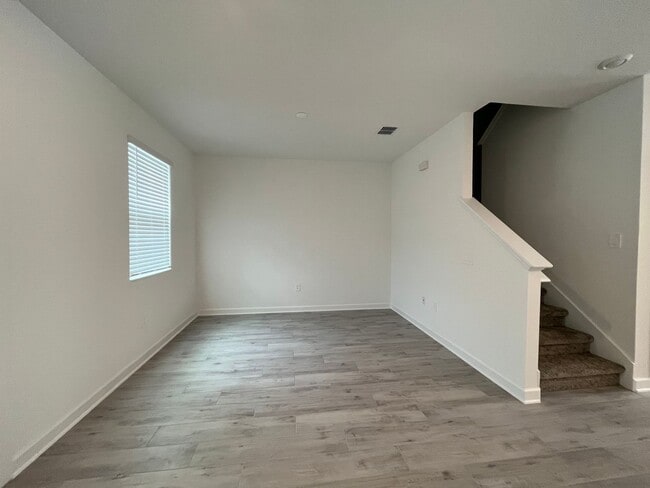 Building Photo - Townhome in Bridgewalk