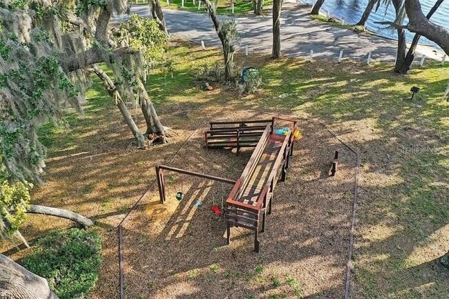 Building Photo - 10157 Spring Lake Dr