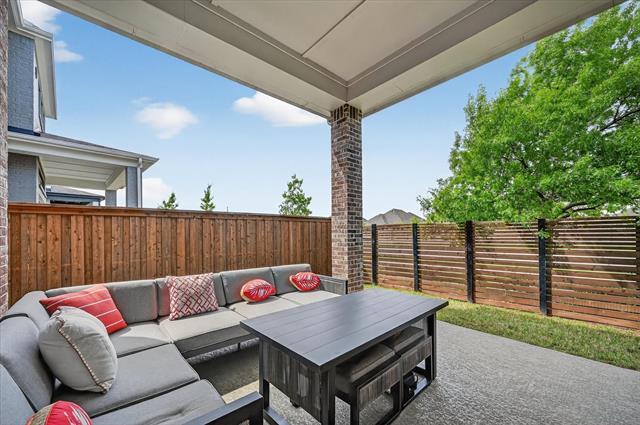 Building Photo - 624 Treaty Oak Dr