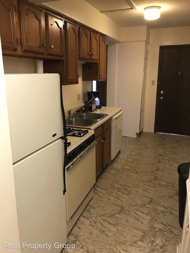 Building Photo - 402 S 9th St