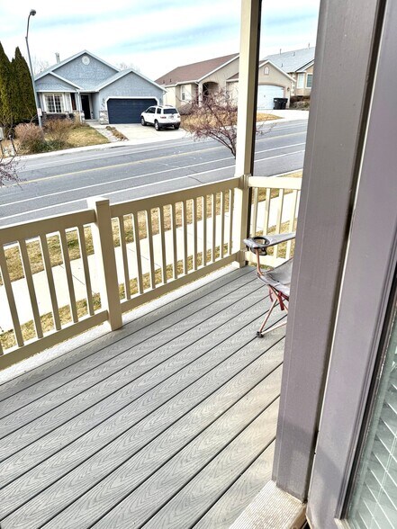 Building Photo - 822 S Aspen Wy