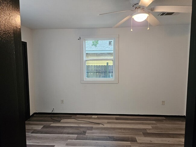 Building Photo - 5521 Wickfield Dr