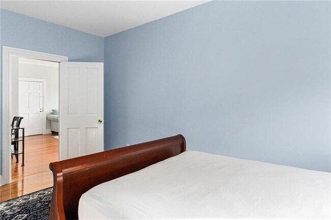 Building Photo - 109 Church St