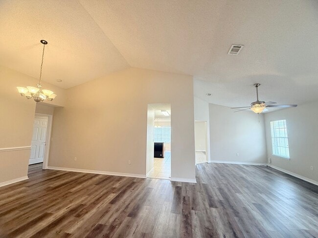 Building Photo - Charming Brick Home - Jaimee's Ridge