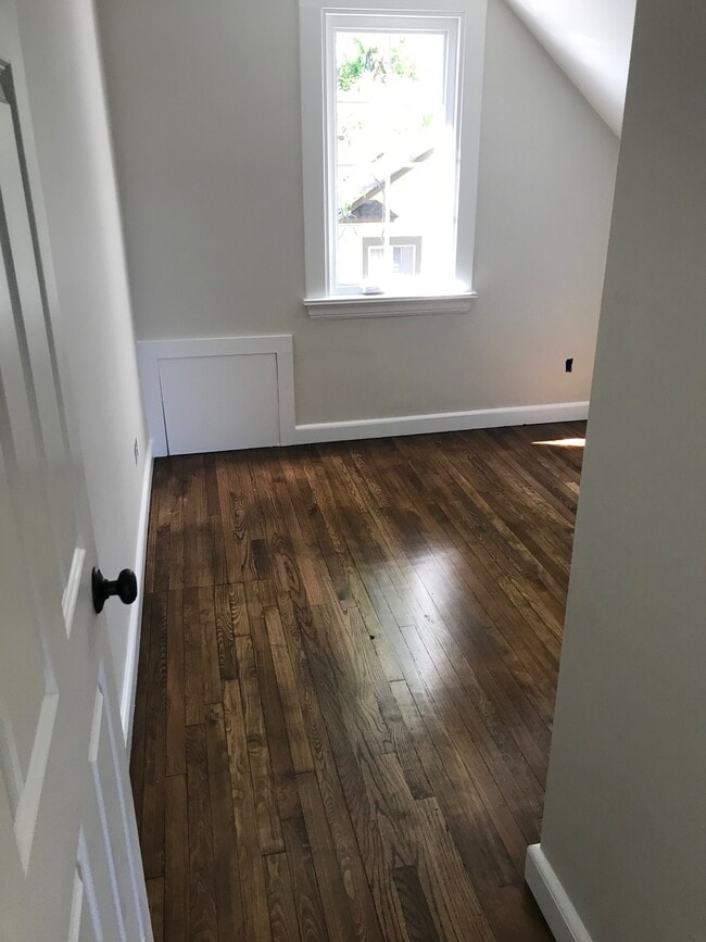 Building Photo - 1334 W Taylor Ave