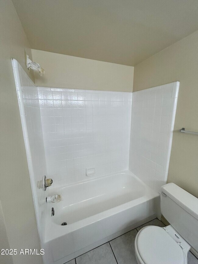 Building Photo - 2120 N Yucca Ct