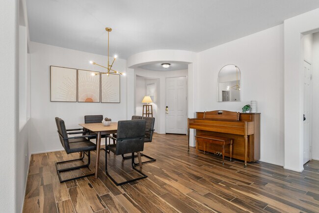 Building Photo - 82664 Heston Dr