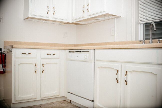 Building Photo - 204 E High St