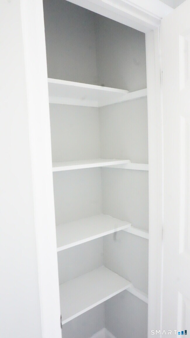 Building Photo - 234 Willow Springs