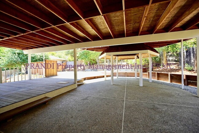 Building Photo - 85 Jackson Dr