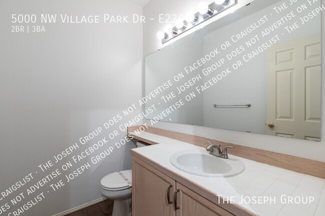 Building Photo - 5000 NW Village Park Dr