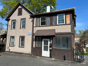 Building Photo - 104 Rockwell Ave