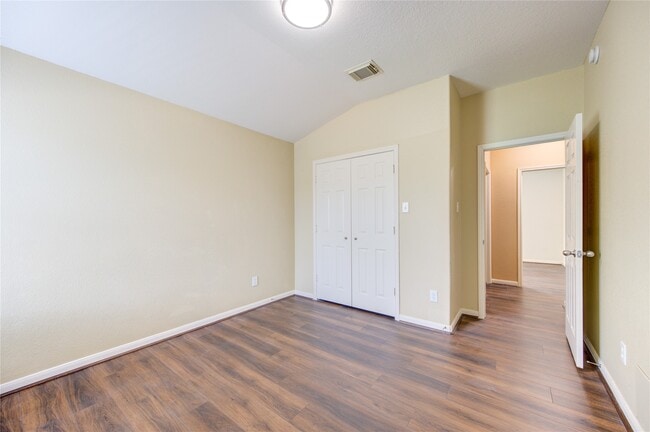 Building Photo - 5011 Moss Garden Ln