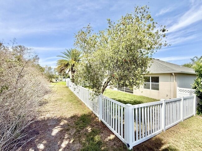 Building Photo - 11449 Newgate Crest Dr