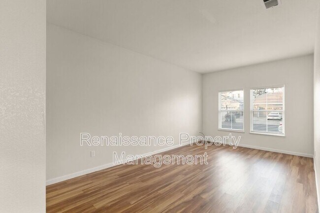 Building Photo - 492 Quail Run Cir