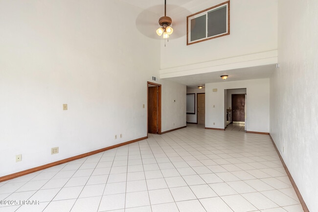 Building Photo - 120 Lakewood Village Cir