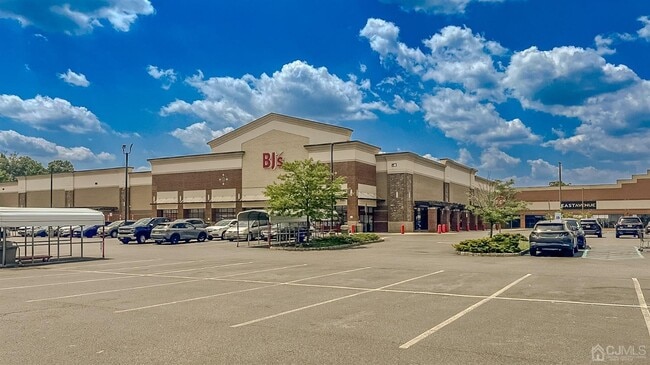 Building Photo - 2474 Canterbury Ln