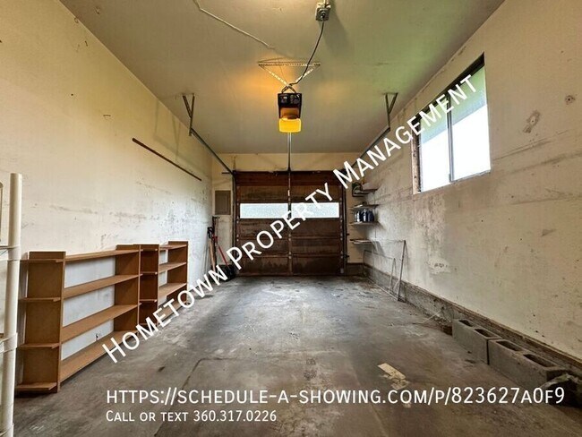 Building Photo - Beautiful 2 Bedroom Duplex in West Olympia...