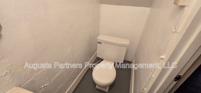 Building Photo - 289 Ashbrook Dr