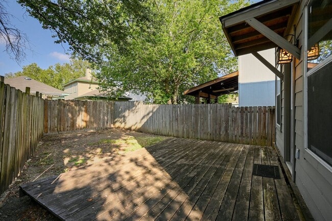 Building Photo - 1531 Parkfiled Cir 78664 | 3 Bed 2.5 Bath $1800