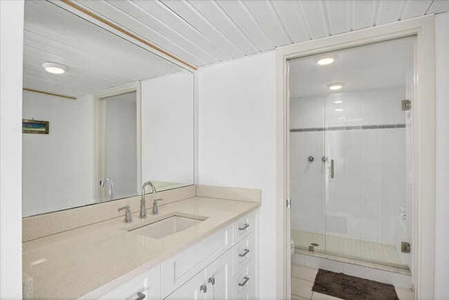 Building Photo - Beach Access & Gulf Views From This Incred...