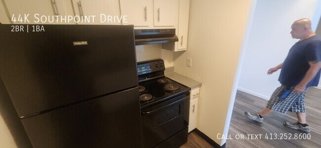 Building Photo - 44 Southpoint Dr