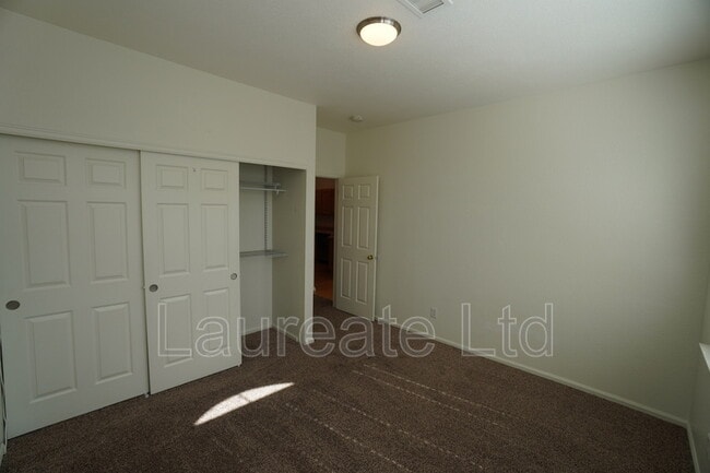 Building Photo - 194 Whitehaven Cir