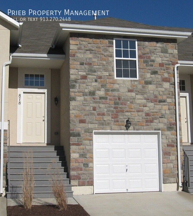 Building Photo - Cottage Park Townhome - Available March 25th