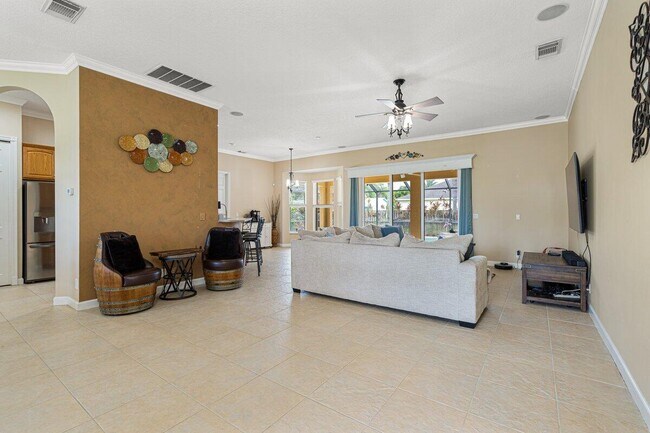 Building Photo - 1456 SW Del Rio Blvd