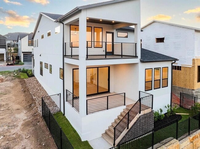 Building Photo - 110 Pennybacker Ln
