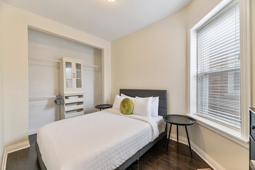 Building Photo - 1351 N Lawndale Ave